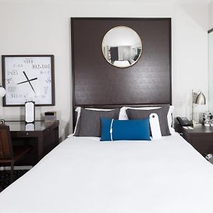 Corner Queen Room